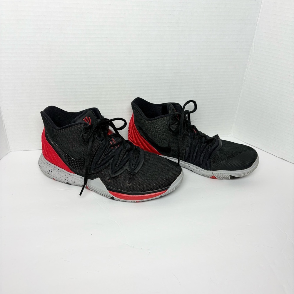 Nike Kyrie 5 Bred Mid Basketball Shoes Black/University‎ Red Kids 6Y Women’s 7.5